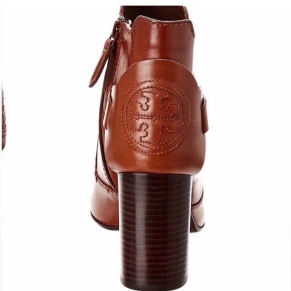 Tory Burch Colton 85MM Almond Brown Leather 3.25”Heel Booties Size 5 MSRP $495 - Picture 3 of 13